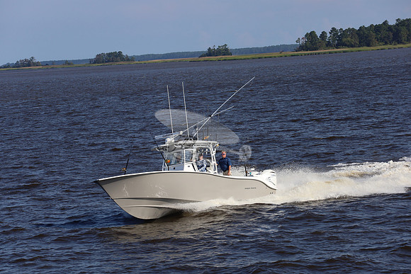 cape horn.tan hull.2 white yamaha.7301
