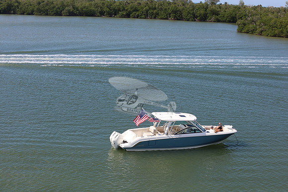 boston whaler.320.vantage.blue.5