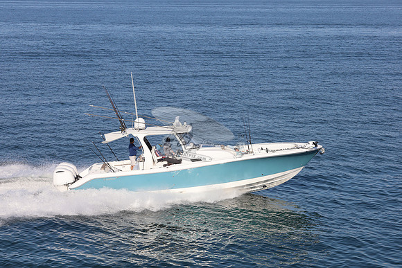 edgewater.370cc.green hull.3 engines.0308