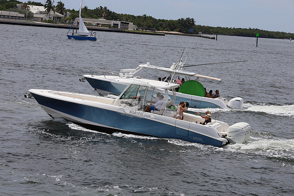 BOSTON WHALER35.BLUE.8