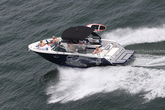 chaparral.28 blue hull.6079