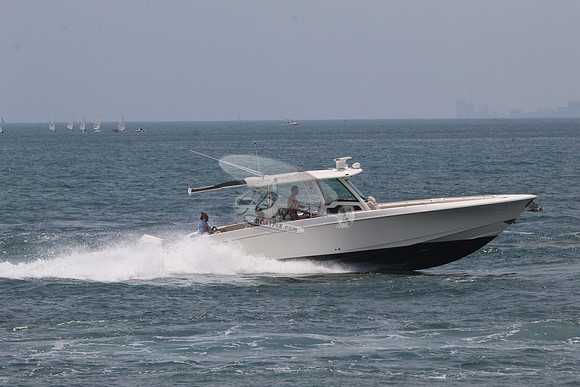 boston whaler.4 merc.7607