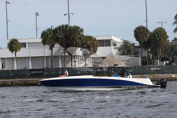 CONCEPT 44.BLUE HULL.3 MOTORS.05