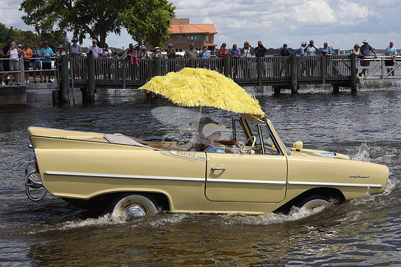 2H2120.YELLOW.AMPHICAR.2