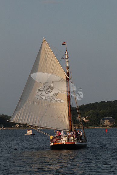 christeen.oyster bay.sail.0103