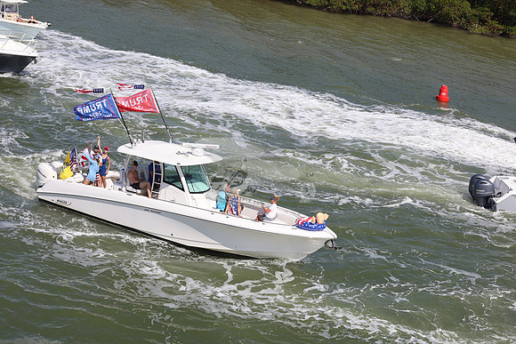 Boston Whaler.350.outrage.2