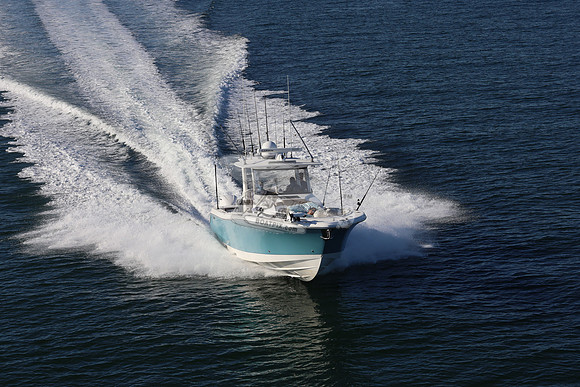edgewater.370cc.green hull.3 engines.0317