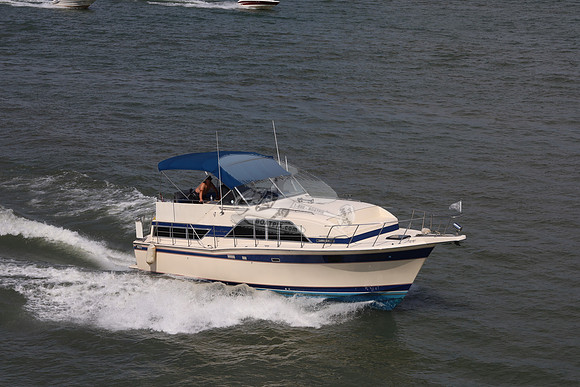 CHRIS CRAFT.BLUE BIMINI.0481