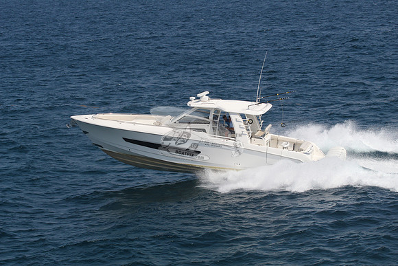 Boston Whaler.outrage 420.04