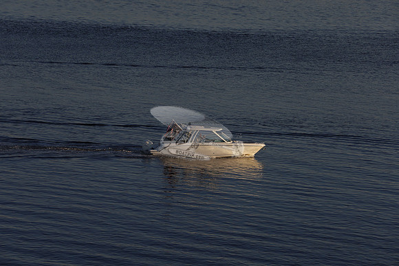 boston whaler.320 vantage.04