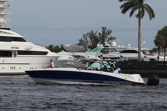 CONCEPT 44.BLUE HULL.3 MOTORS.004