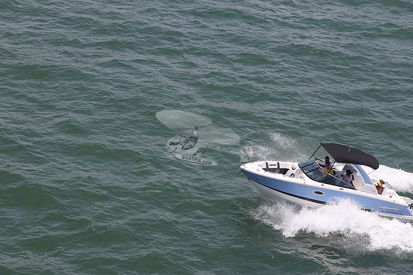 chaparral.blue.bowrider.14