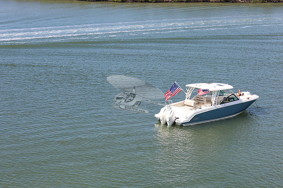 boston whaler.320.vantage.blue.1