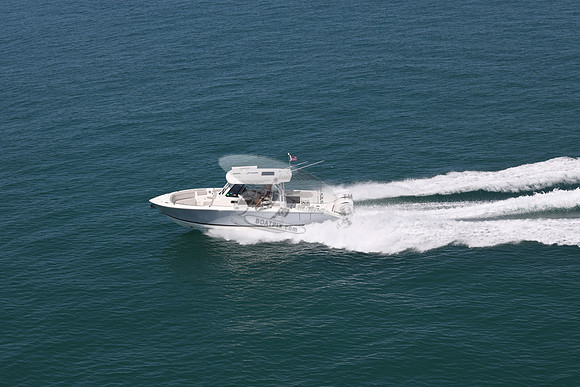 ADVENTURE US.CAPE CORAL FL.PURSUIT.32