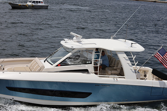 BOSTON WHALER42.2