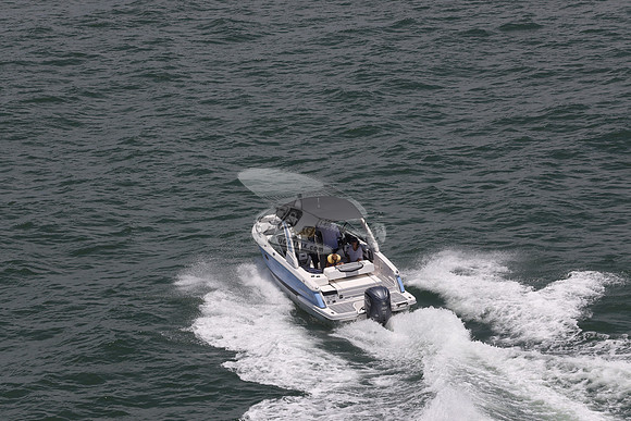 chaparral.blue.bowrider.02