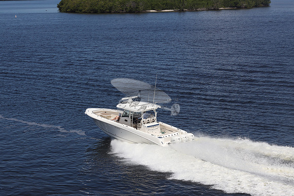 boston whaler.350 outrage.3 merc.09