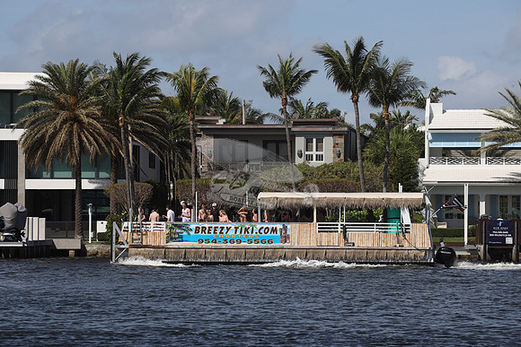 BREEZYTIKI CHARTERS.8846
