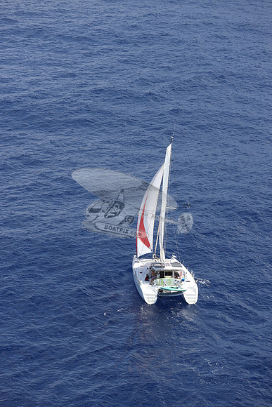 CHAMPAGNE MOMENT.SAIL38.17