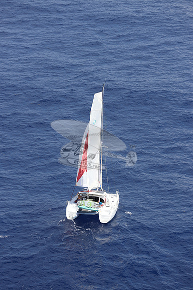 CHAMPAGNE MOMENT.SAIL38.21