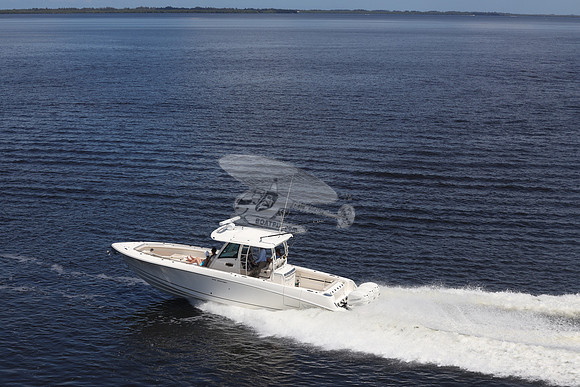 boston whaler.350 outrage.3 merc.15