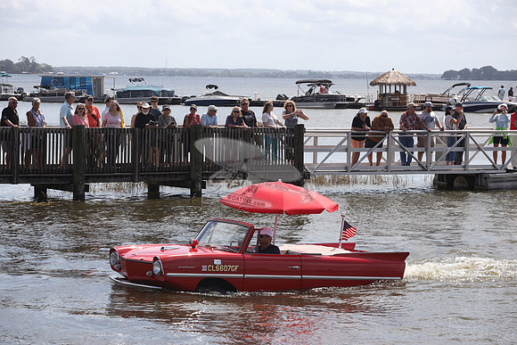 CL6607GF.IMABOAT.RED AMPHICAR.0101