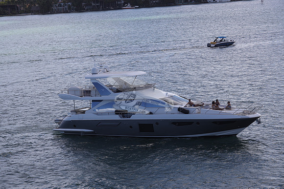 azimut.72.6933