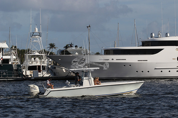 CONTENDER.GREY HULL.2 SUZUKI.112