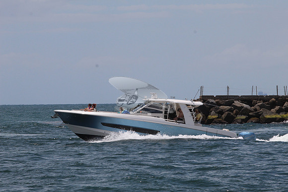 BOSTON WHALER42.FTL.04