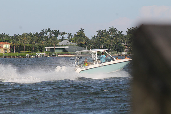 BOSTONWHALER27.LT BLUE.10