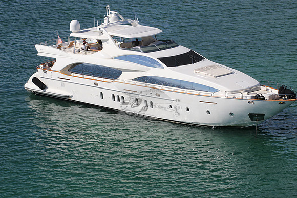 Azimut.red foreign flag.09