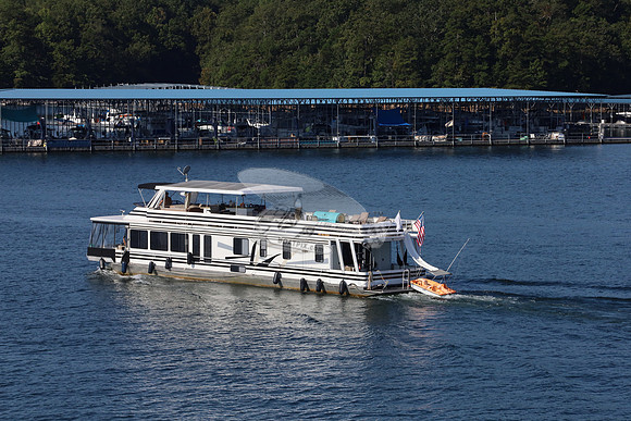 boat with paddle boat.4