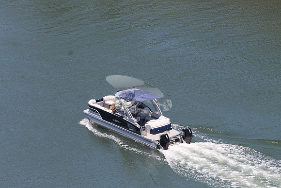 Avalon.blue.2 ppl 2 Merc.1