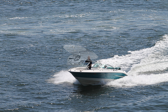 bowrider.sea ray.turquoise.1