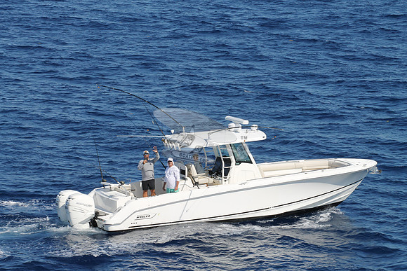 boston whaler.330 outrage.2 mercury.03