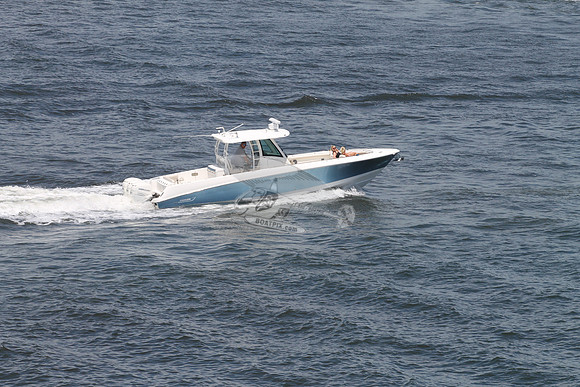 Boston Whaler 350 outrage.blue.3 mercury.2