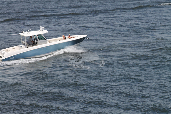 Boston Whaler 350 outrage.blue.3 mercury.3