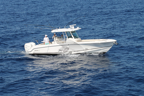 boston whaler.330 outrage.2 mercury.06