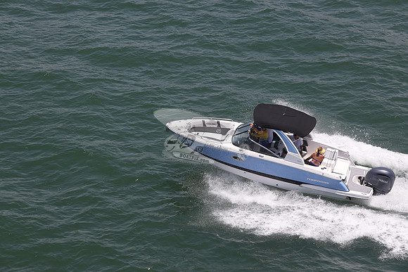 chaparral.blue.bowrider.09