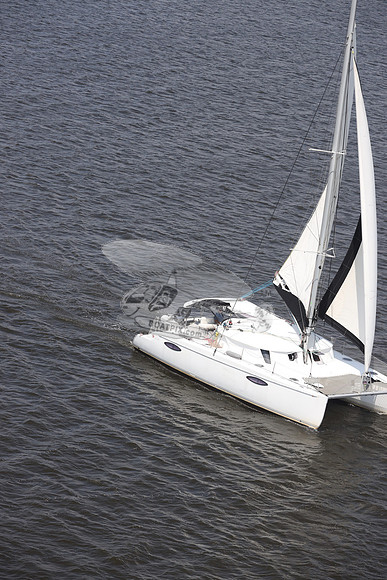 00000.CATAMARAN.054