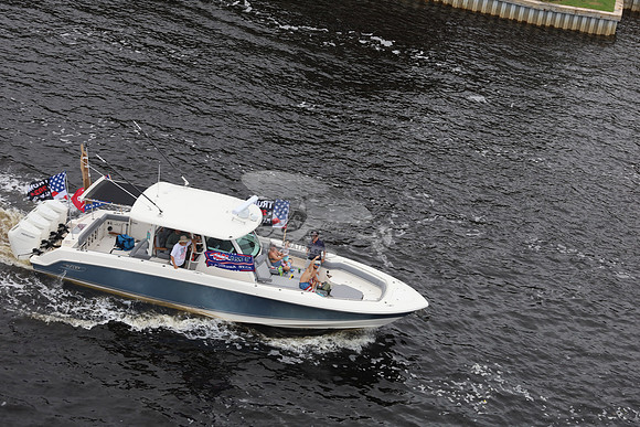 BOSTON WHALER.BLUE.15