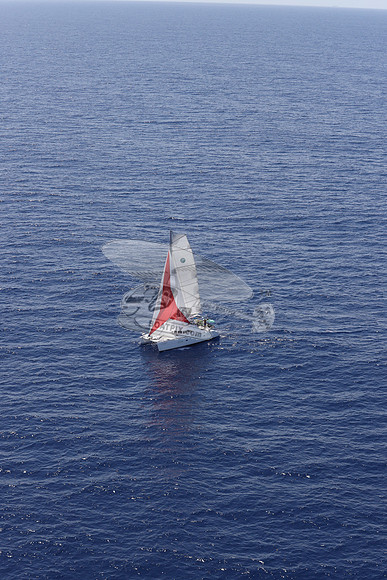 CHAMPAGNE MOMENT.SAIL38.01