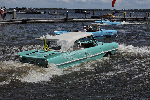 AMPHII.GREEN.WHITE TOP.AMPHICAR.18