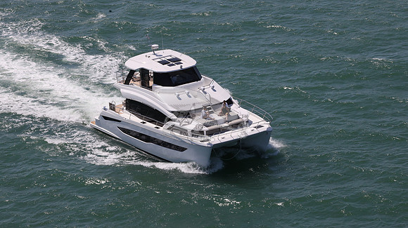 AQUILA YACHT.48
