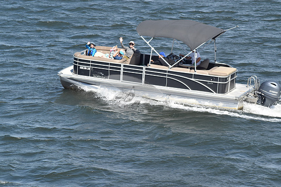 Bennington saltwater series.s23.2