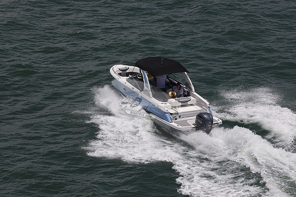 chaparral.blue.bowrider.03