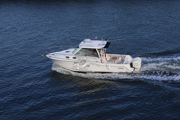 boston whaler.315 conquest.4