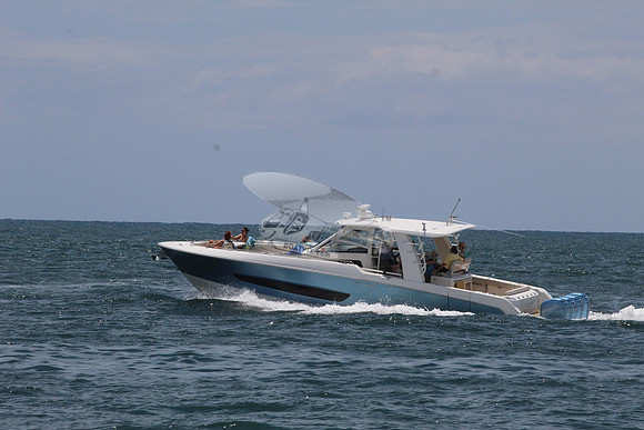 BOSTON WHALER42.FTL.08