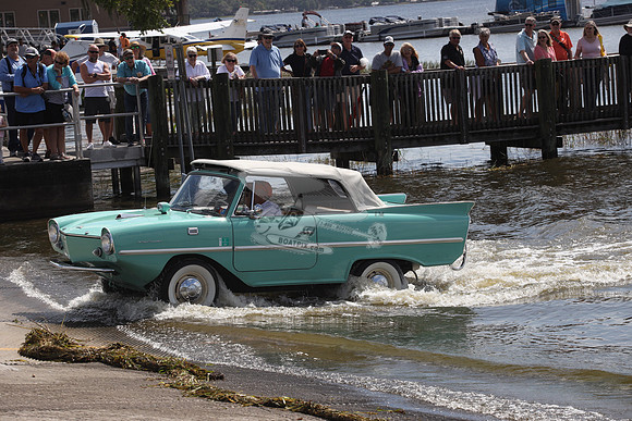 AMPHI.GREEN.WHITE TOP.AMPHICAR.0003