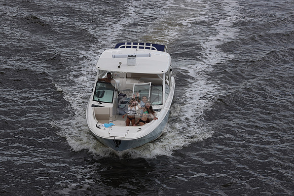 BOSTON WHALER.2 MERC.0486